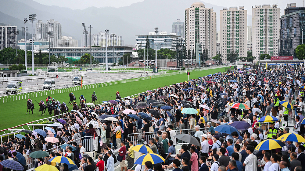 有片｜6800旅客來港觀賽 回歸賽馬日旺丁旺財
