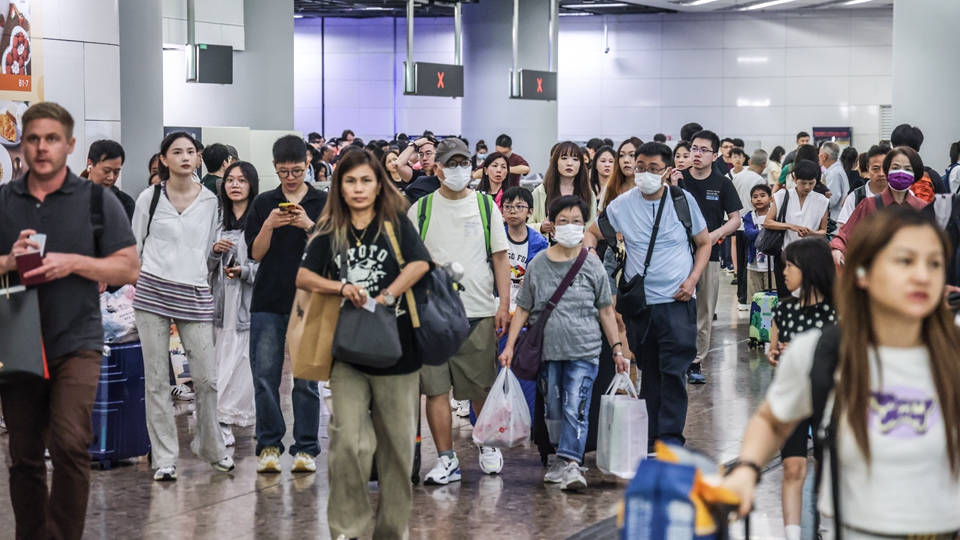 今年下半年內地居民前往港澳地區定居審批分數線為109.6分