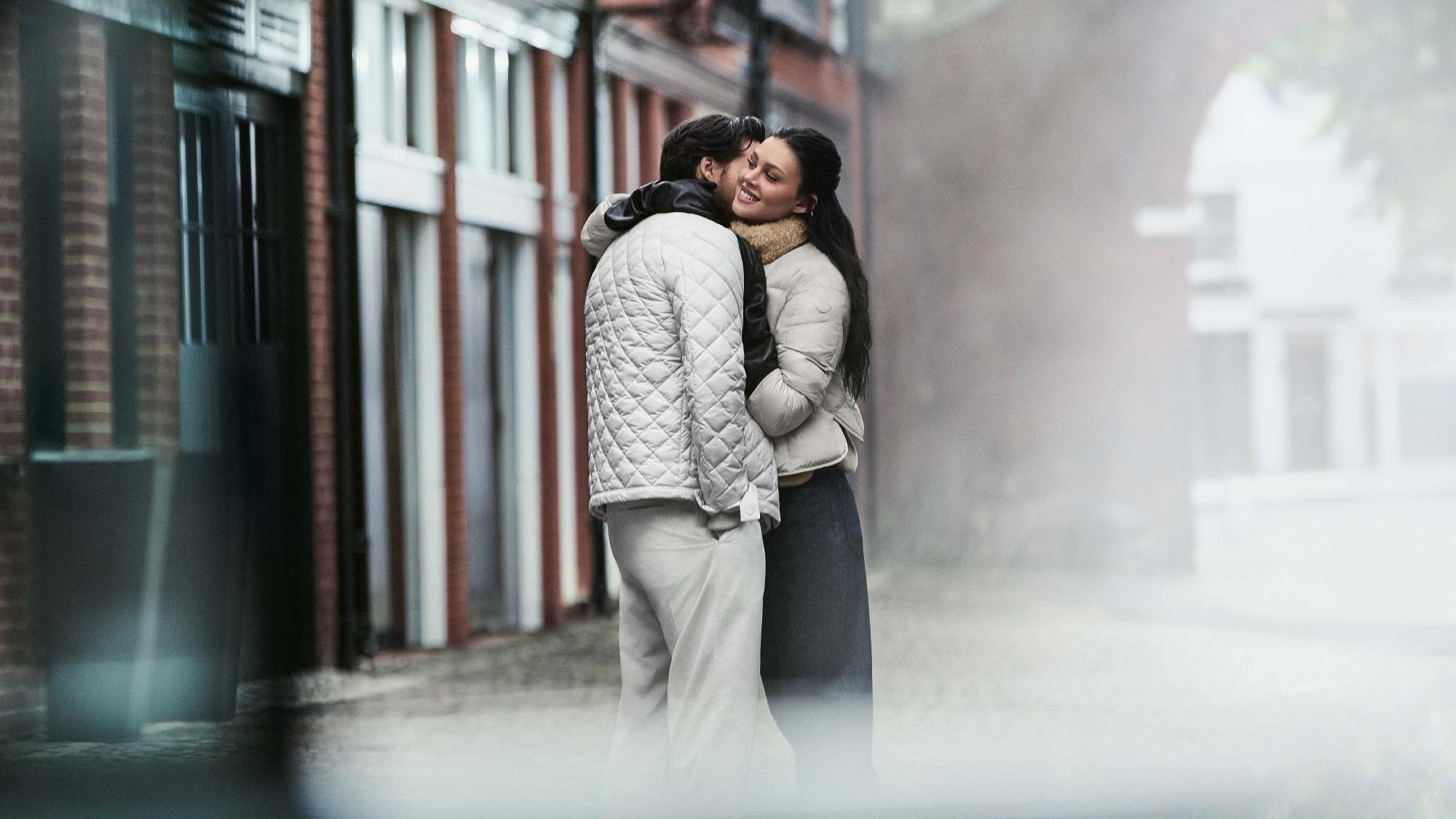 【時尚】碧咸大仔Brooklyn夫婦出任時尚廣告主角 重遊倫敦告白地