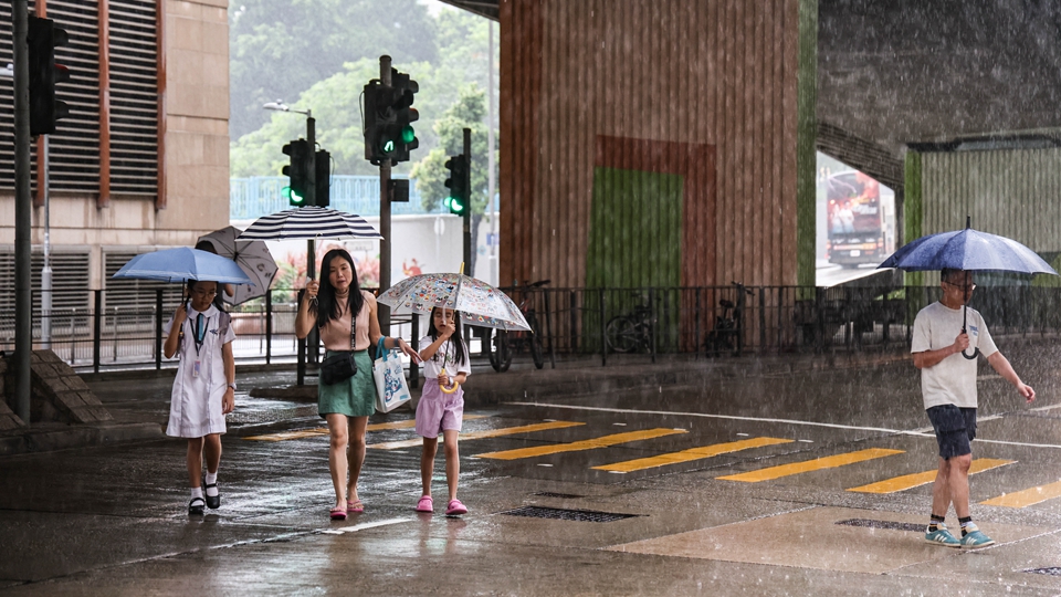 「丹娜絲」殘餘向西橫過珠江口 天文台料今日有驟雨及狂風雷暴