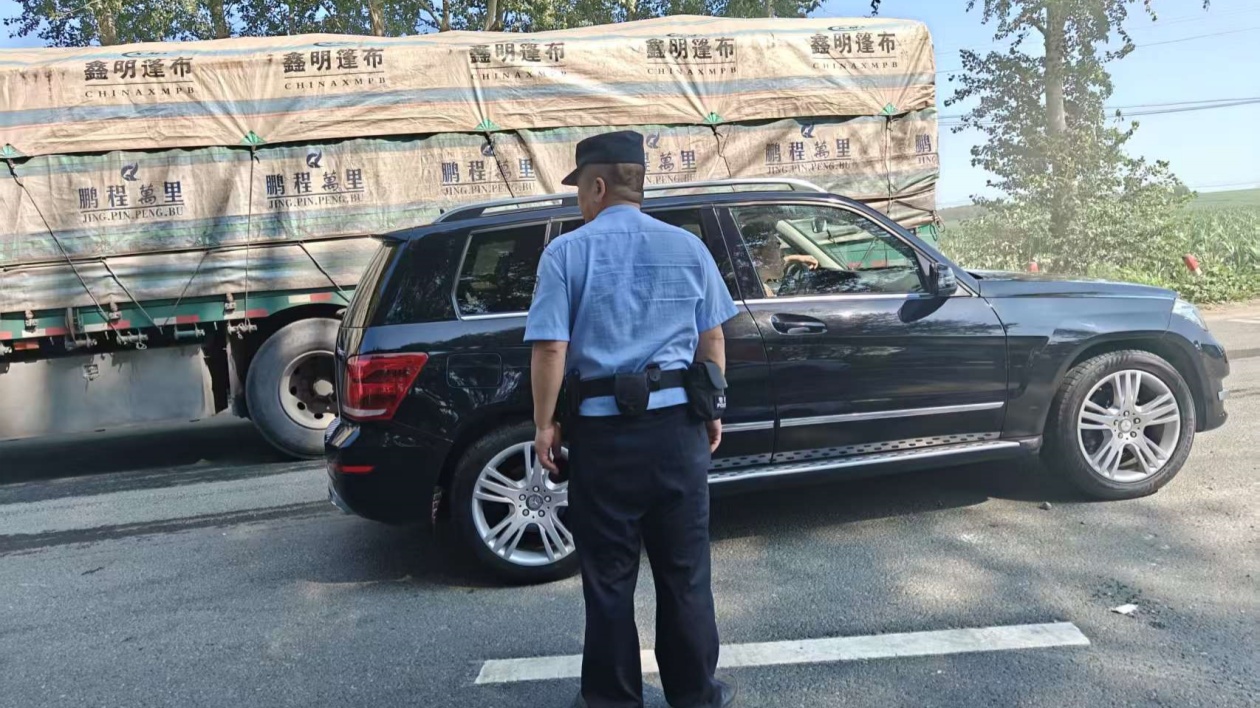 冰城公安：熱浪中的警色擔當