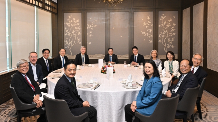 【港事講場】施政報告聚焦三重點 創新求變開新局