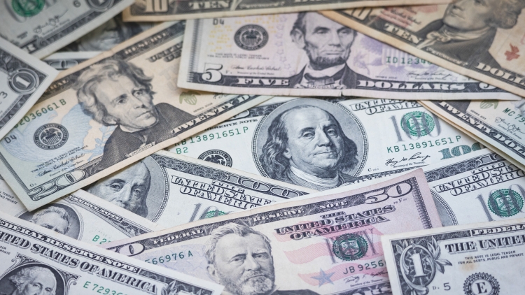 【市場慧眼】貿易緊張局勢加劇 美元從低位反彈