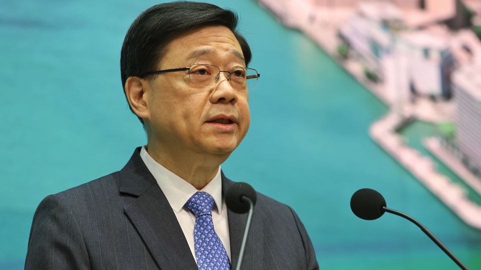 運輸及物流局下午提交網約車立法建議 李家超就監管方案提出7原則