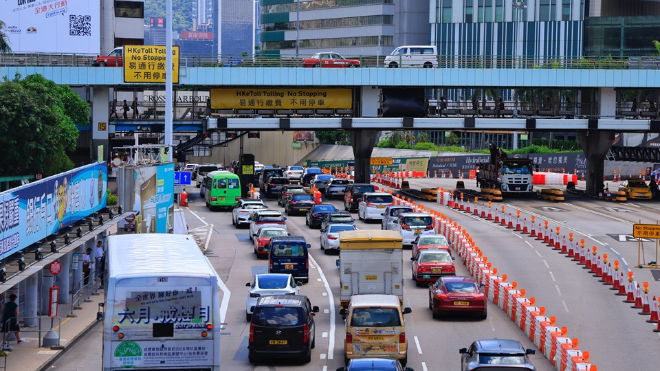 規管網約車立法建議出爐 平台司機及車輛須領牌 司機車齡不超過7年牌照有效期5年