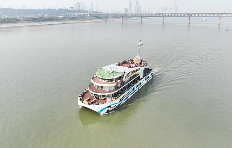 長江榮耀輪：引領綠色航運新時代 書寫長江文旅金名片