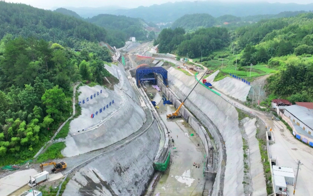 高溫下的「質量攻堅戰」正酣  安徽新安江流域防洪治理工程歙縣段穩步推進