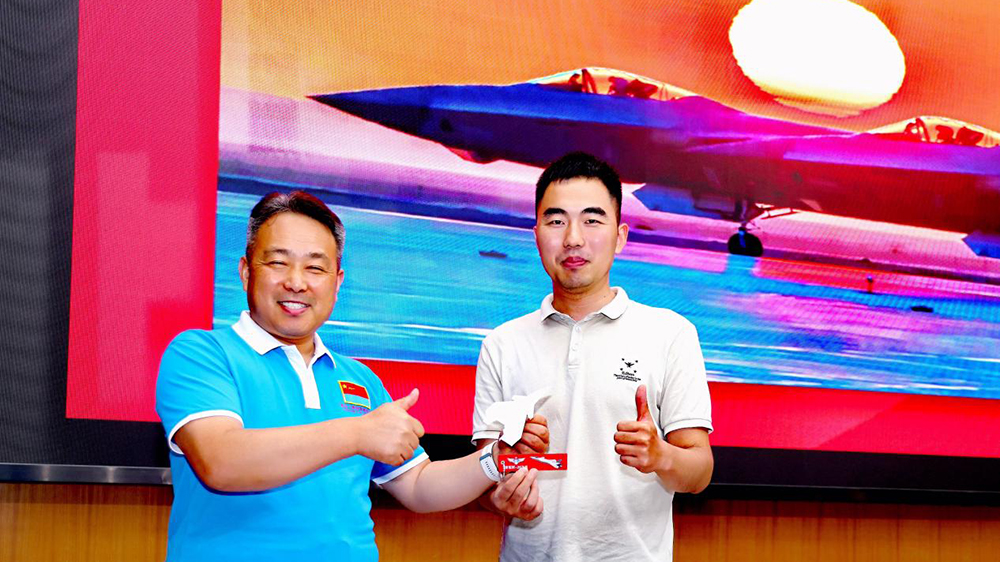 廣東東莞，「3個殲-20」罕見同框！