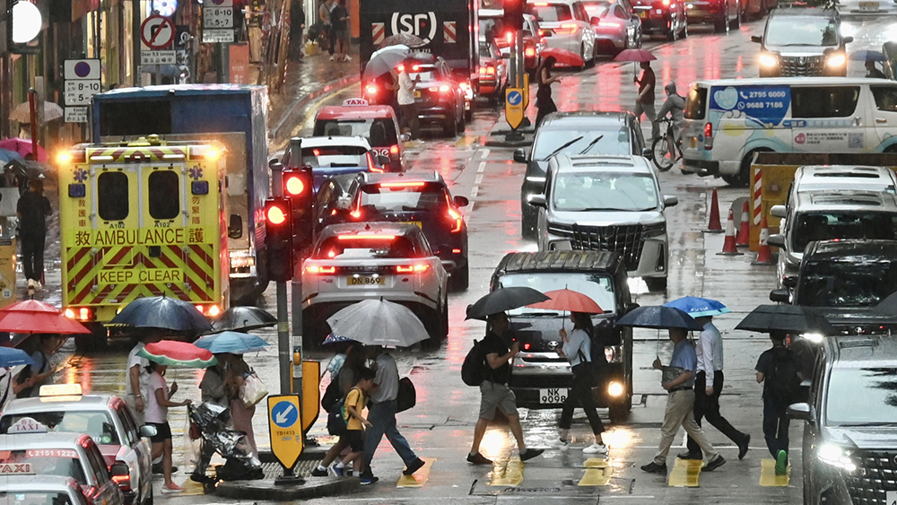 風暴消息｜九號風球生效天文台正評估會否掛十號波