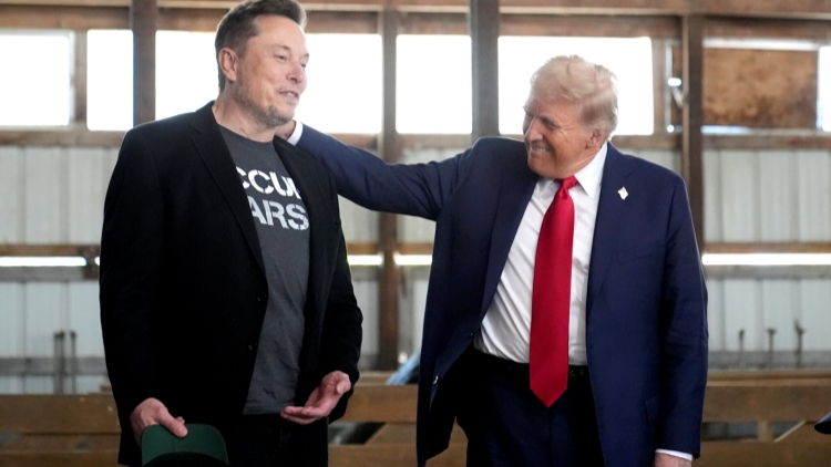 美國總統特朗普開始審查馬斯克公司合同