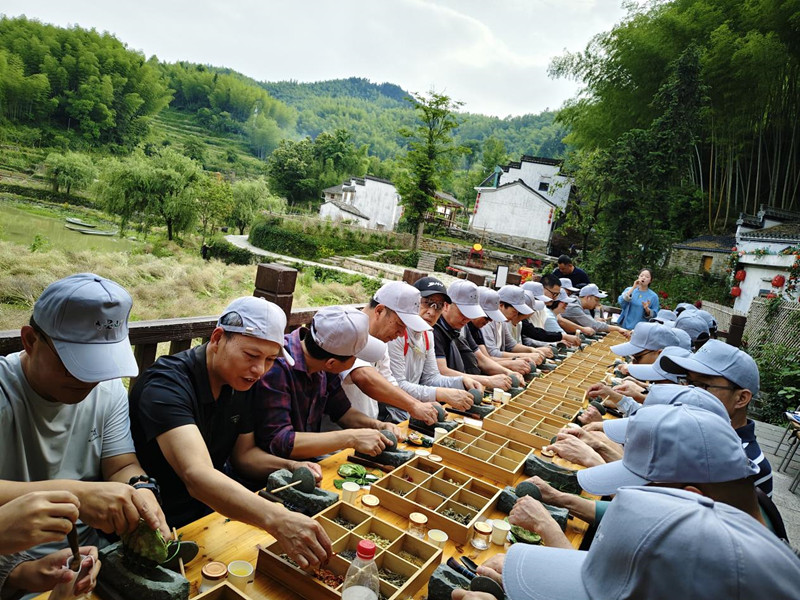 皖徽州區：「衣冠療法」為紐帶 百年香囊煥新彩