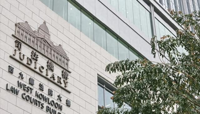 18歲男子涉商廈洗手間內寫煽動字句被捕