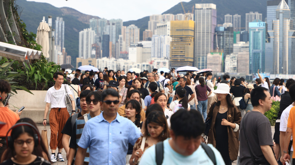 何敬康倡政府專注吸引外籍旅客和高端客戶