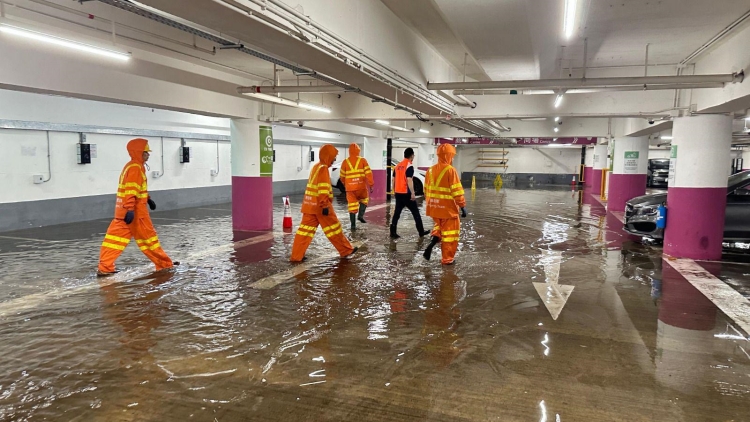 黑雨下港島東出現水浸 梁熙感謝前線人員協助守護東區