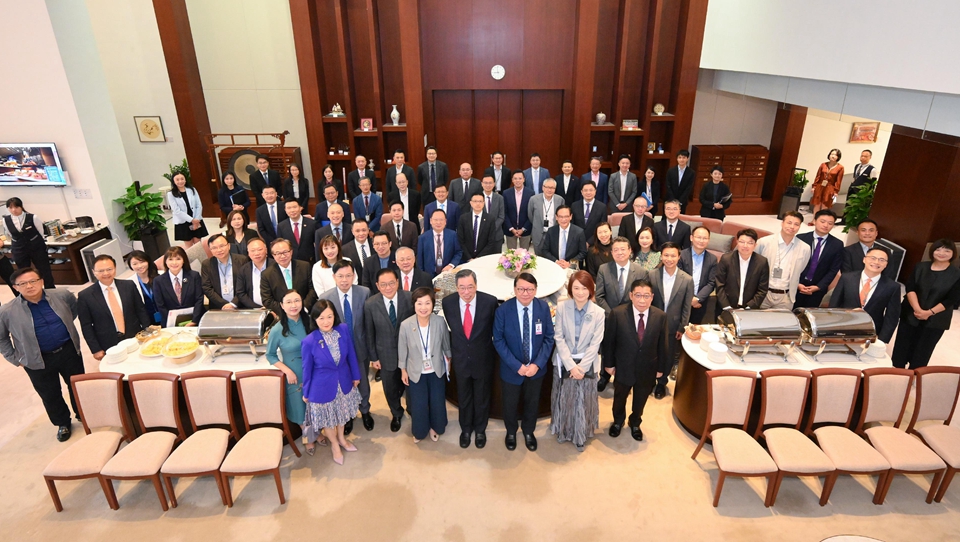 立法會前廳交流會舉行 陳國基：已批出33萬宗人才計劃申請 近22萬人抵港