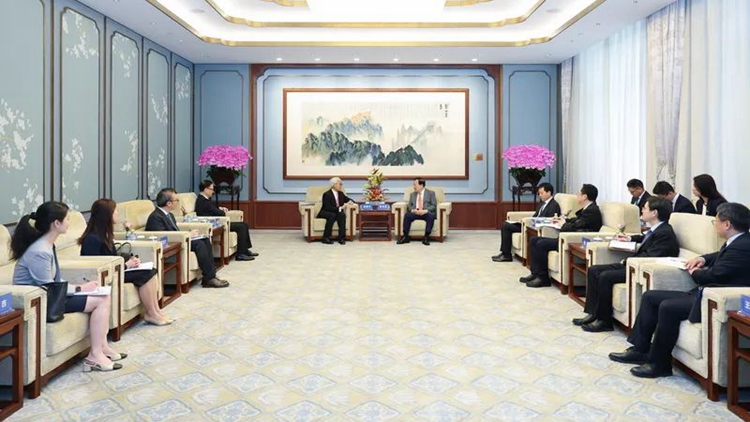 夏寶龍會見香港保監局主席姚建華、行政總監張雲正一行