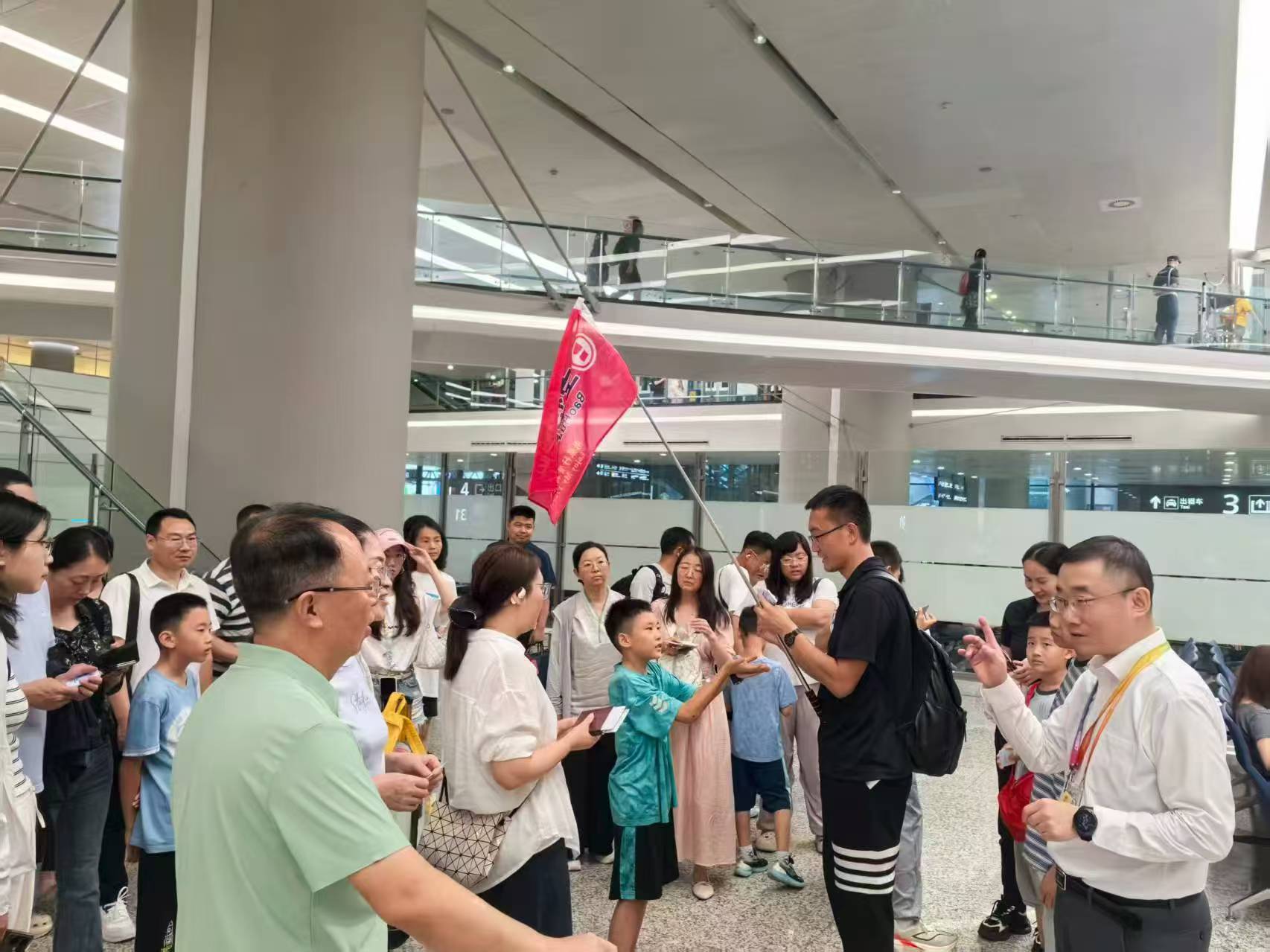 東航「空港通·無感中轉」首迎太原團隊旅客