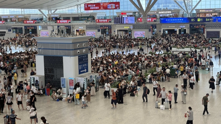 暑運過半 國鐵廣州局發送旅客超6000萬人次 