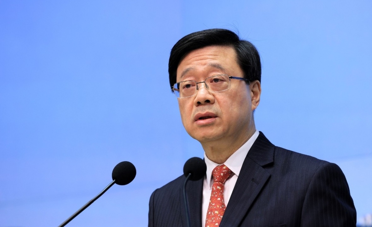 施政報告2025丨李家超：政府與地區要Work Together 冀打通社會「任督二脈」