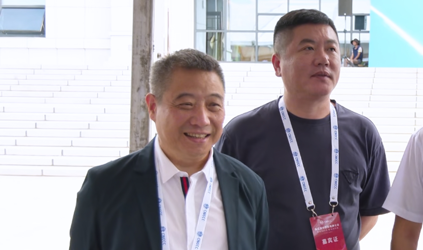 香港商報社總經理戴傑參觀第五屆中國新電商大會外場展位