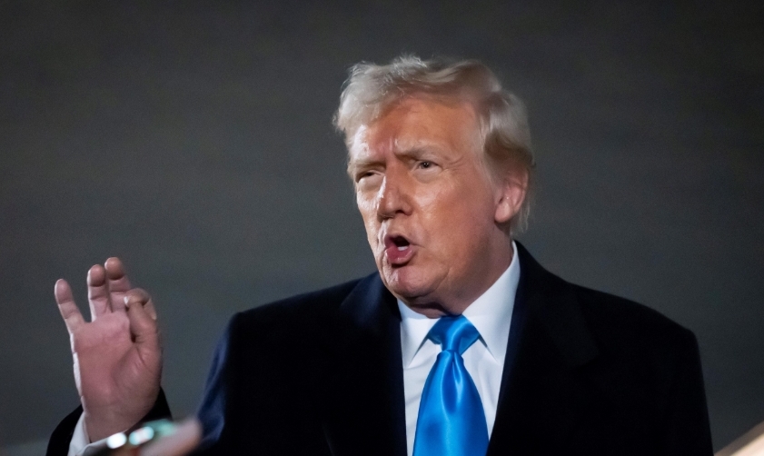 特朗普稱將對芯片半導體徵約100%關稅