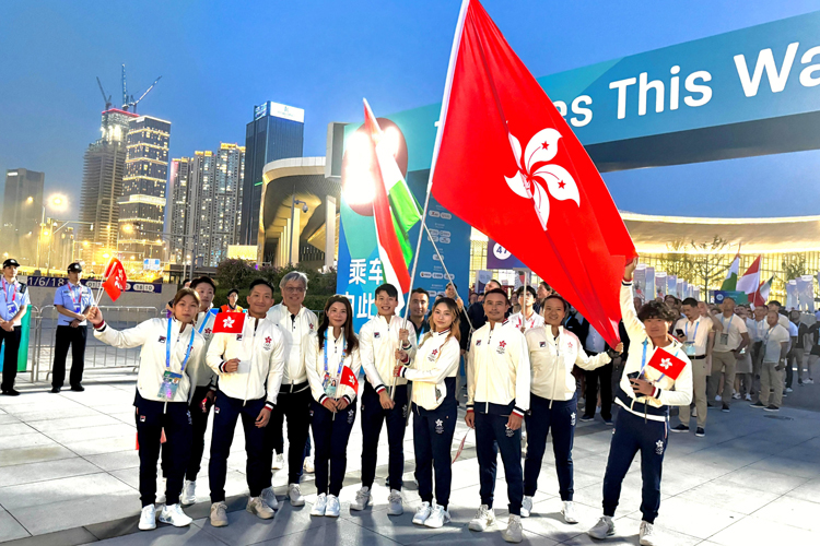 成都世運會開幕 劉子均沈曉榆掌旗領港隊進場