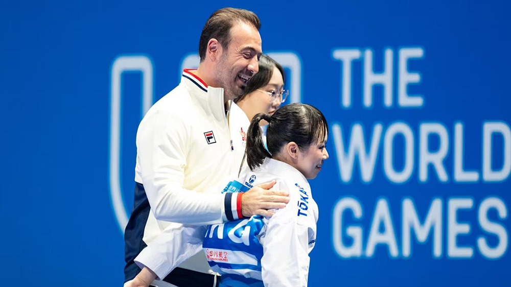 賀劉慕裳摘金 黃寶基：顯一姐風範為港隊壯行色