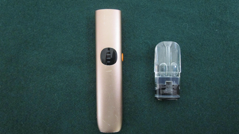 海關落馬洲偵破2宗管有依托咪酯及冰毒案 拘2男