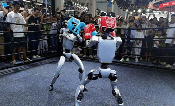 能炫技、會幹活，機器人加速「進化」