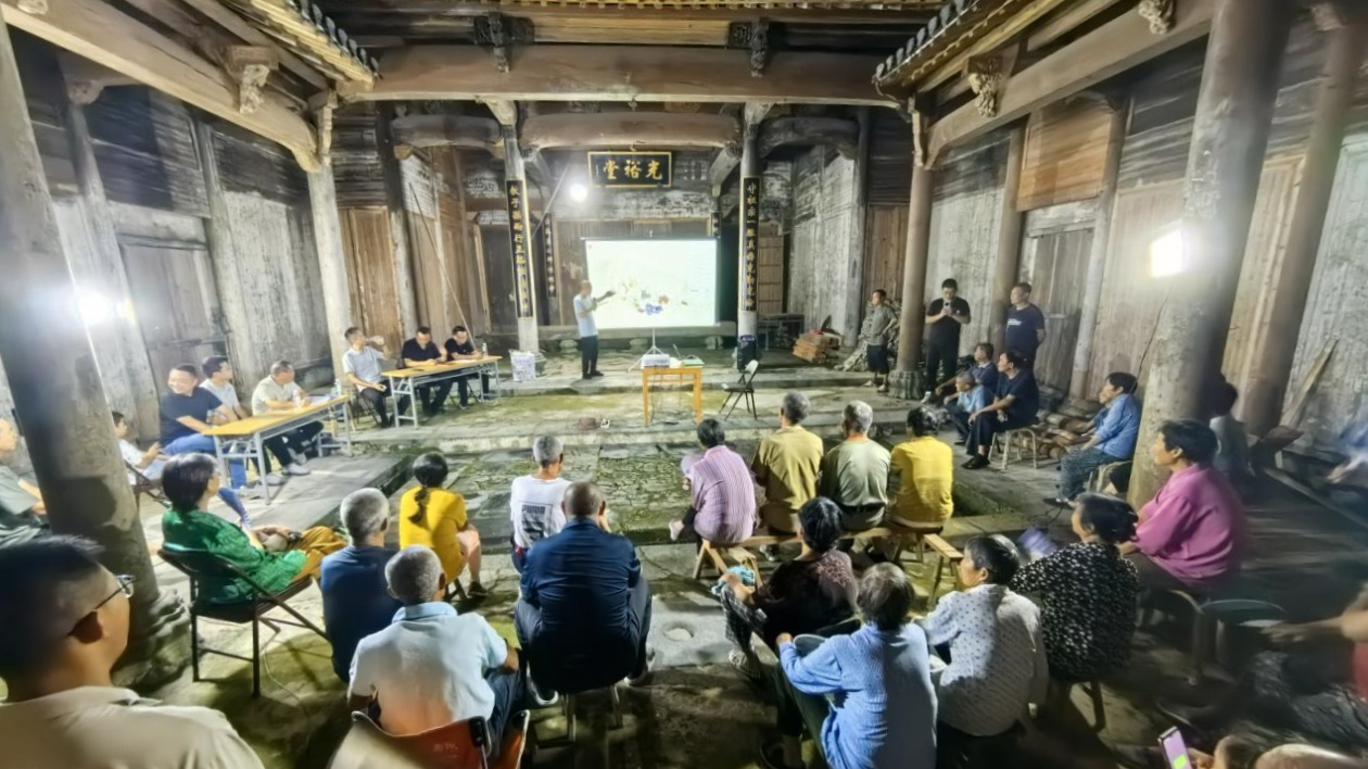 皖黟縣西遞鎮：戶主會上聚共識  非遺活化促共富