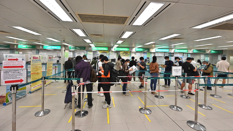 即日起金鐘牌照事務處對代辦申請免試簽發人士實行派籌新安排 運作大致暢順