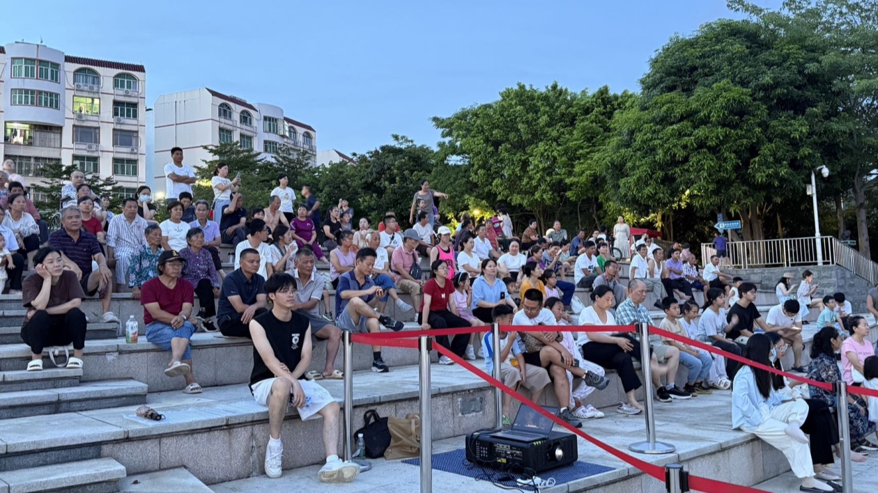 深圳南澳月亮灣海岸影院今夏開啟「暑期天天映」模式