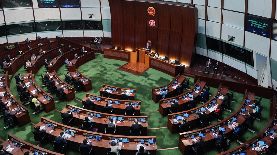 政府提交下半年度立法議程 包括簡樸房、籃球博彩稅及規管網約車等法例