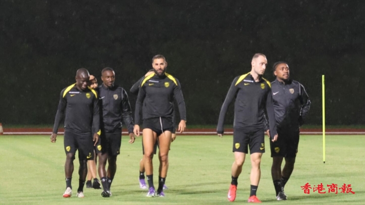 有片丨伊蒂哈德雨中操練 賓施馬態度認真