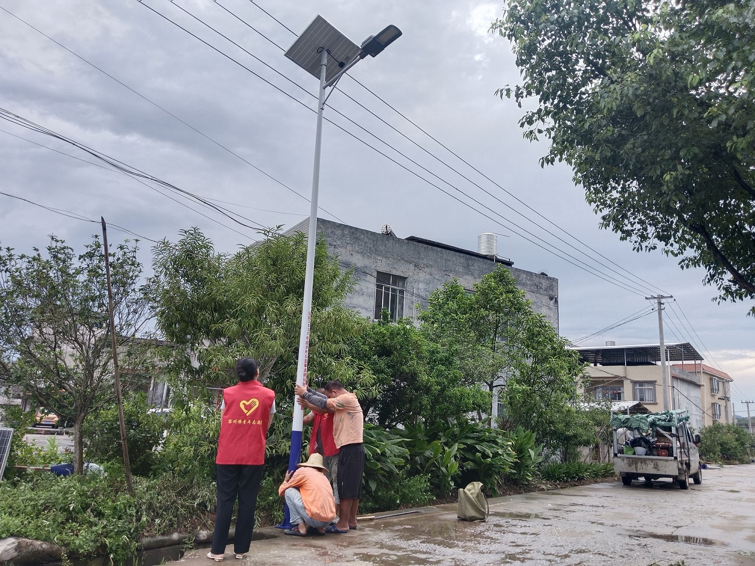 桂容縣容州鎮：「小路燈」 點亮鄉村振興「幸福路」