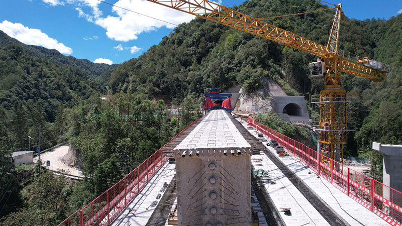 皖休寧縣：德上高速皖贛項目建設如火如荼