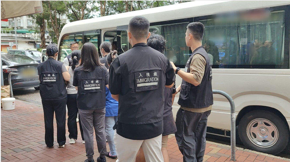 有片丨入境處反非法勞工行動 拘捕37名男女