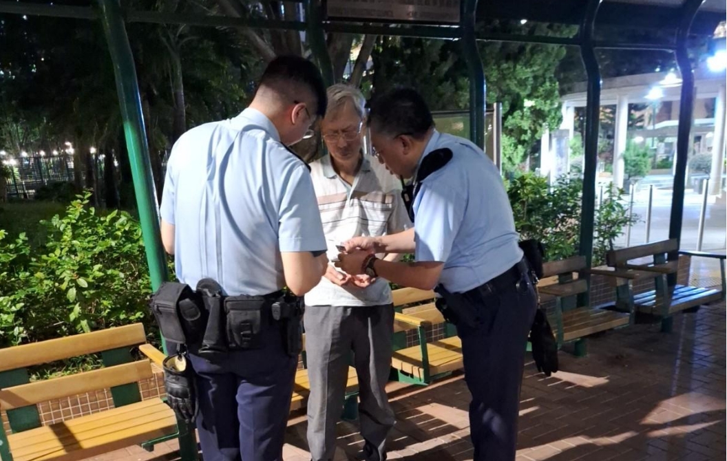 衝鋒隊護送七旬腦退化老翁返家 關匯計劃提供支援服務