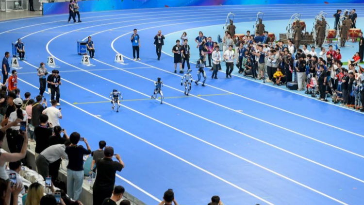 深圳鹽田少年征戰首屆世界人形機器人運動會