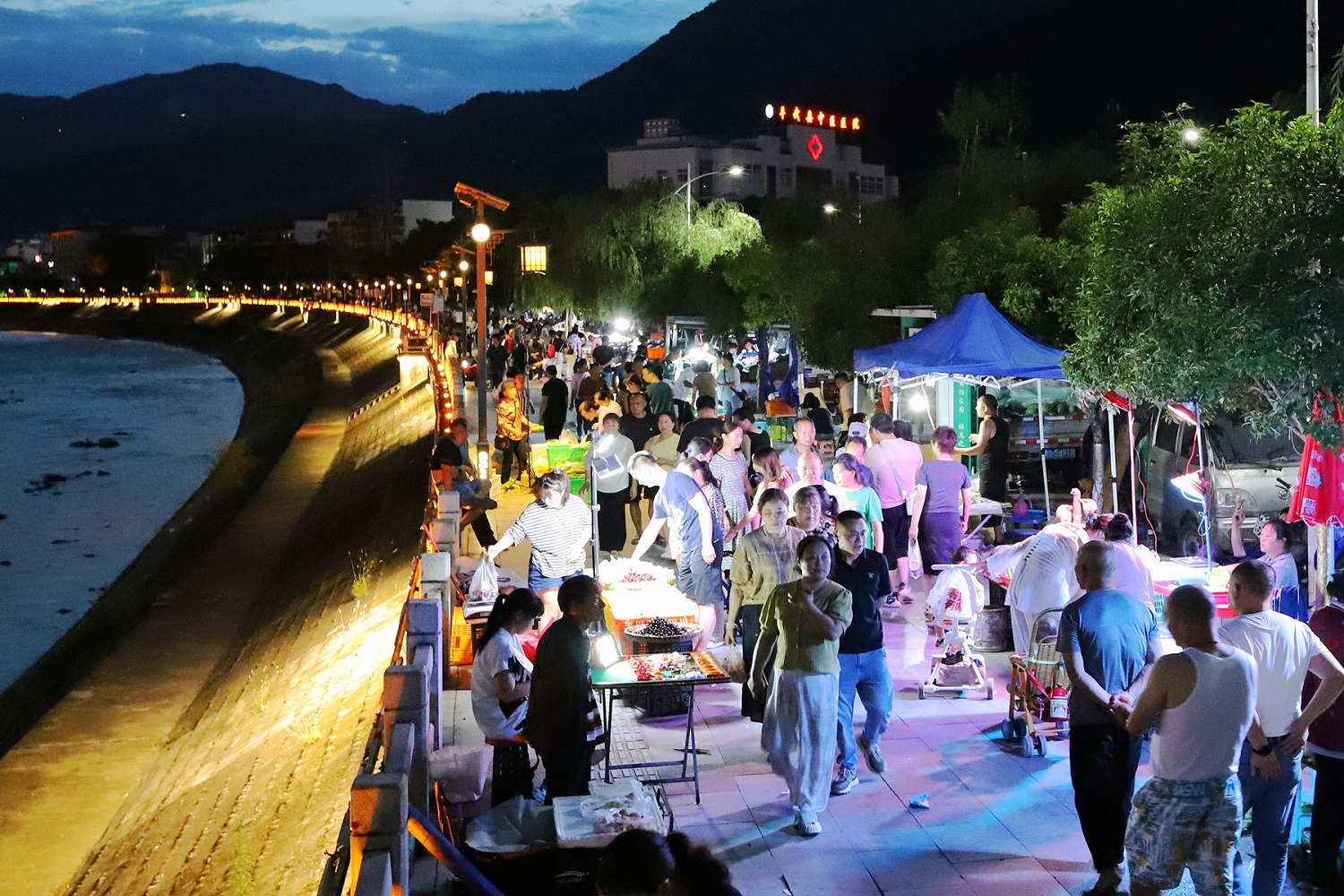 20℃清涼經濟+多元消費場景 四川平武激發生態遊新活力