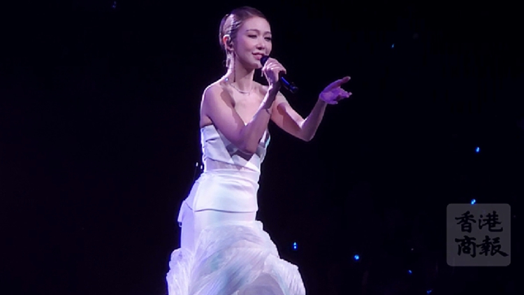 有片｜薛凱琪亮相「TMEA」 溫柔演繹《蘇州河》