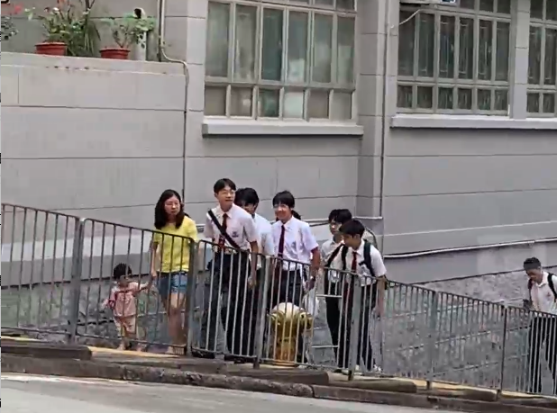 有片丨【9.1開學日】 香港學生：多放幾日假就有精神上學了！