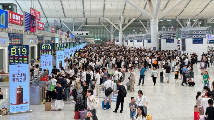 2025年暑運廣深港高鐵跨境客流同增16.7% 「大數據」見證灣區出行新熱潮