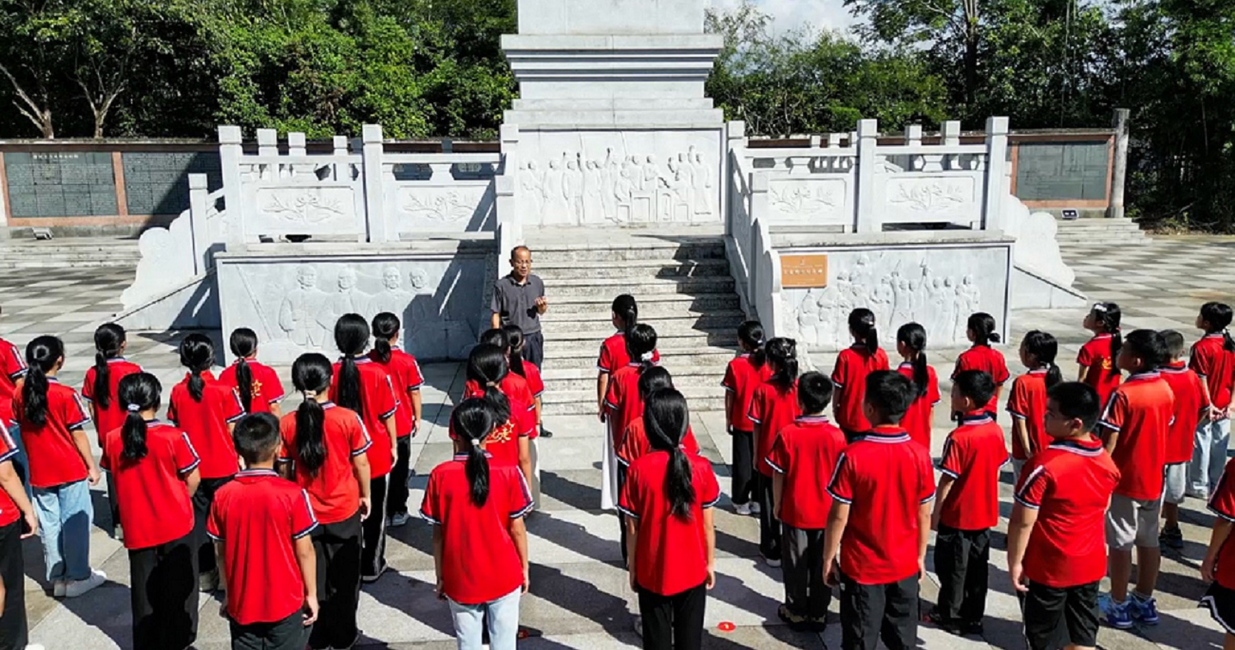 桂容縣：將愛國主義教育融入新學期的課堂中