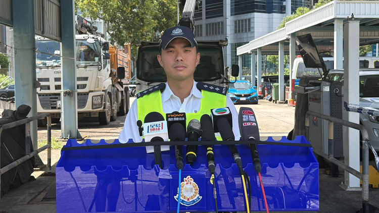 警方港島總區打擊白牌車 拘兩司機涉非法載客取酬