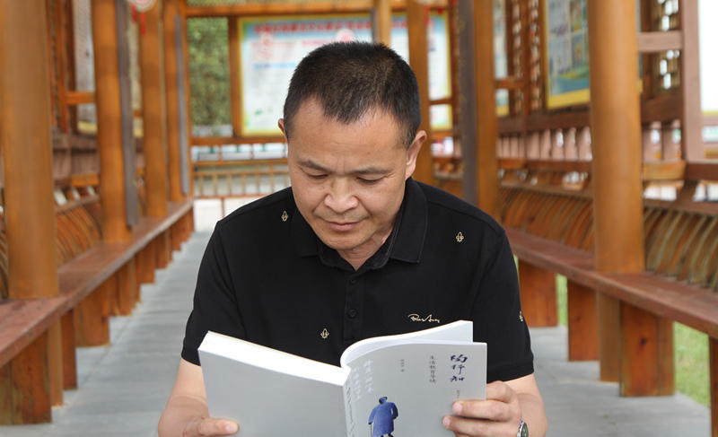 【長舟專欄】于三尺講台 傾一腔熱血——寫在第41個教師節之際