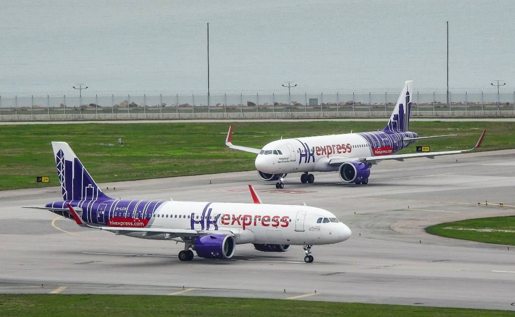 香港快運航班降落時疑撞到跑道旁指示牌 無人受傷