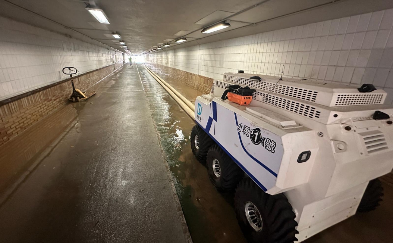有片丨渠務署排水機械人完成清理水浸 「防洪三招」減低水浸風險