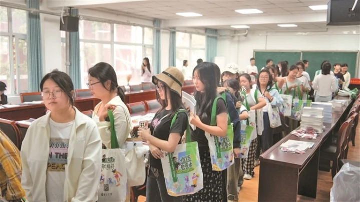 山西晉中為11萬大學新生送出開學大禮包