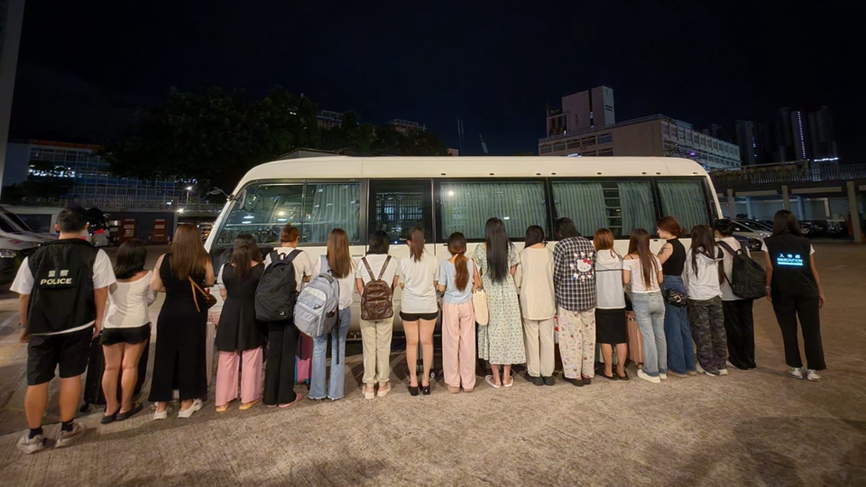 警方元朗打擊非法賣淫 拘捕32名內地女